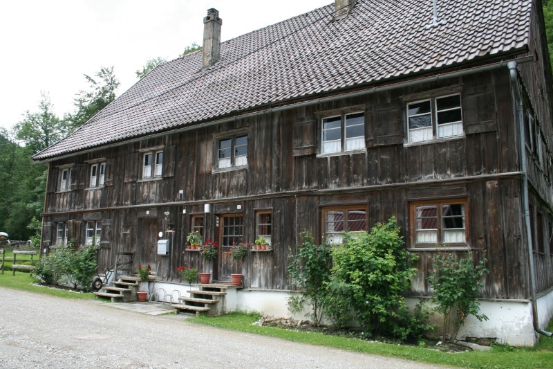 https://www.haustanne.de/wp-content/uploads/2017/03/dorffuehrung_02_arbeiterhaus.jpg